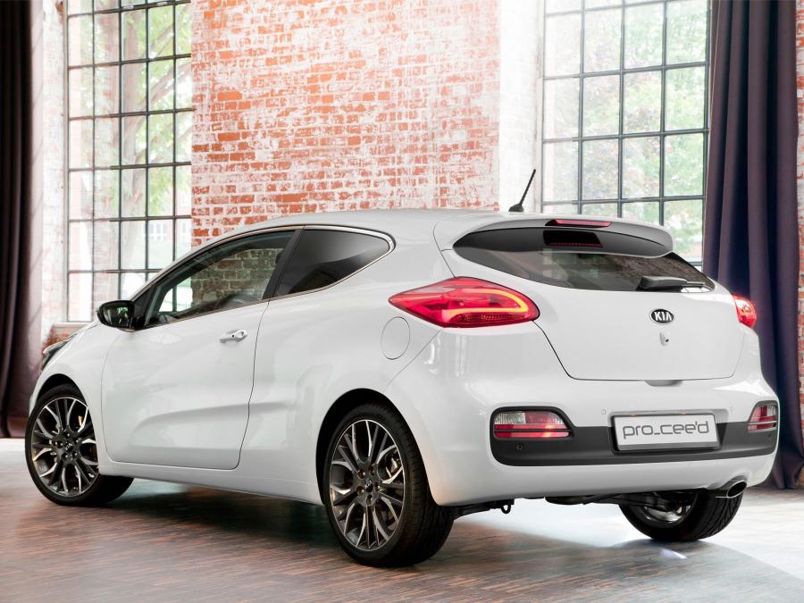  Kia pro_cee&rsquo;d 2013 года  (фото 34 из 51)